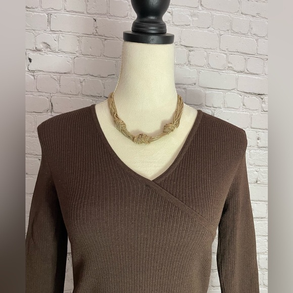 WOMEN'S GOLD KNOT NECKLACE with lobster clasp 18' - Picture 10 of 16